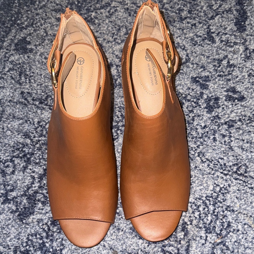 Tan Leather Peep-Toe heels